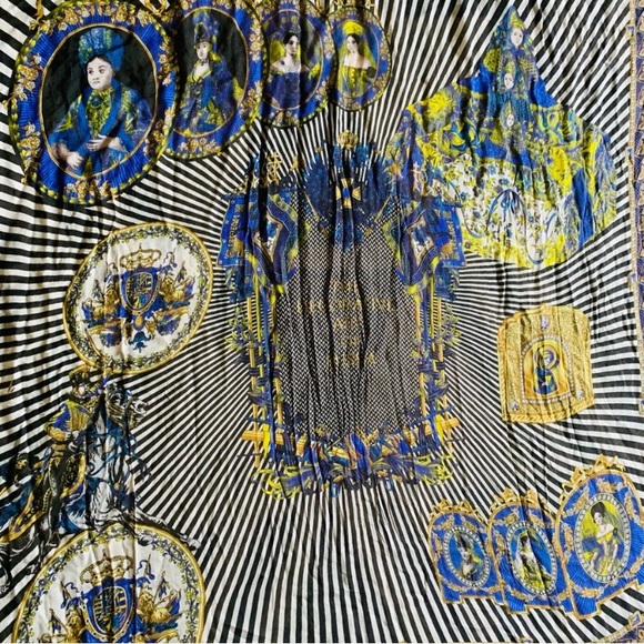 Versace Silk Scarf 🧣 - Picture 7 of 11